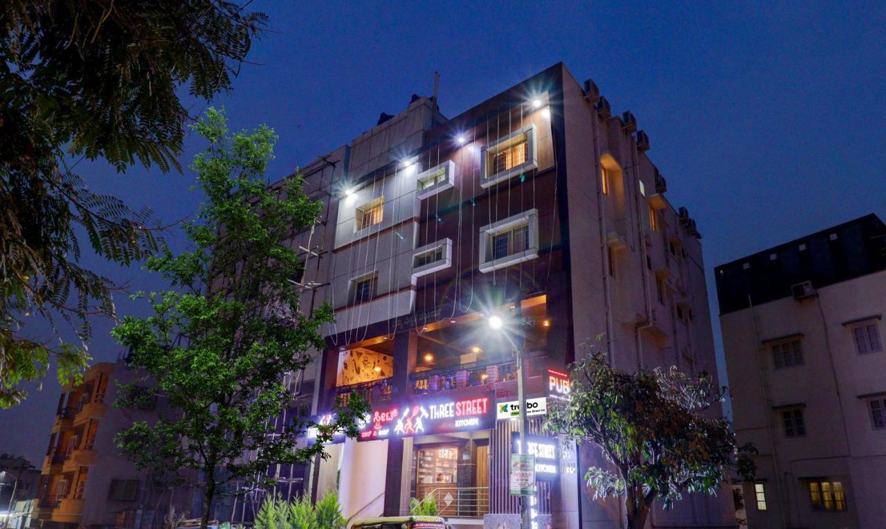 Treebo Three Street Inn Бенґалуру Екстер'єр фото